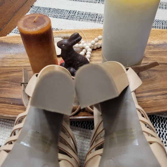 Stacked heeled shoes - Picture 3 of 3